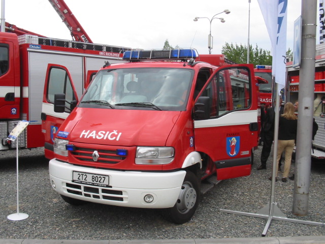 125-2560_IMG.JPG